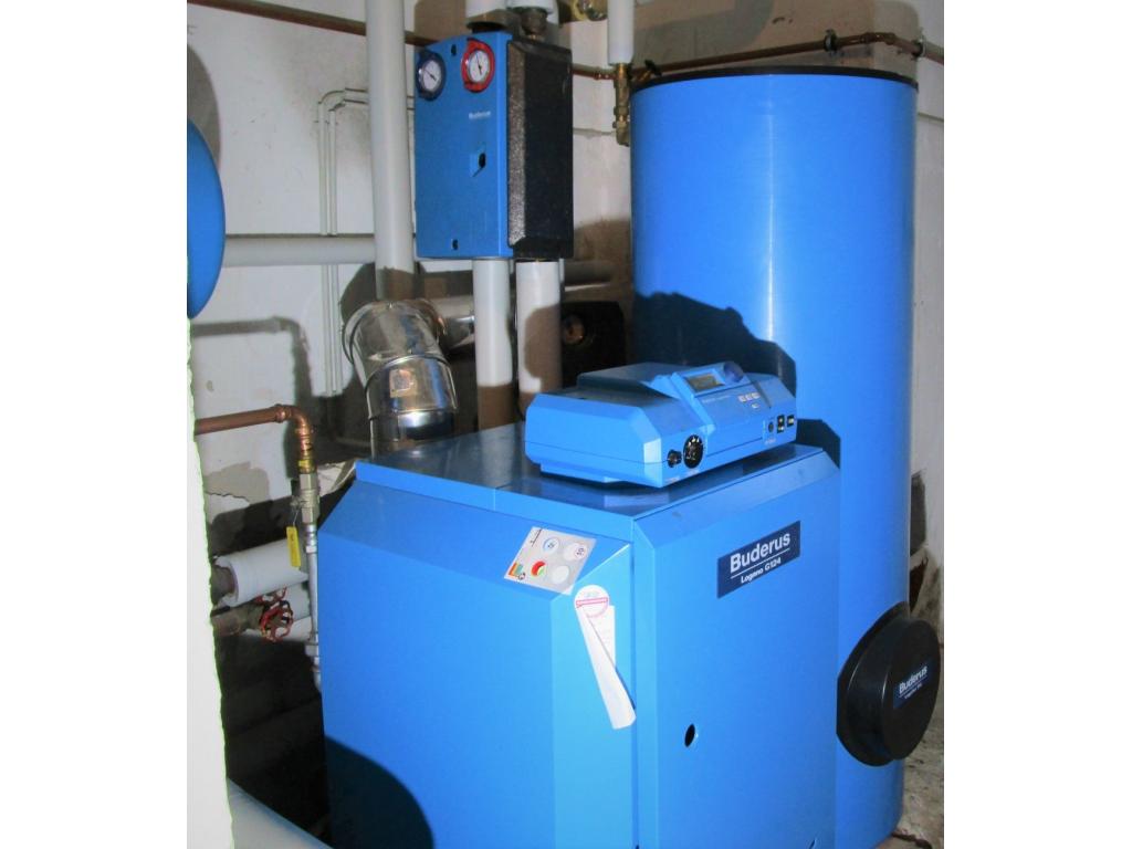 Gasheizung Buderus Einfamilienhaus: Gasheizung Buderus