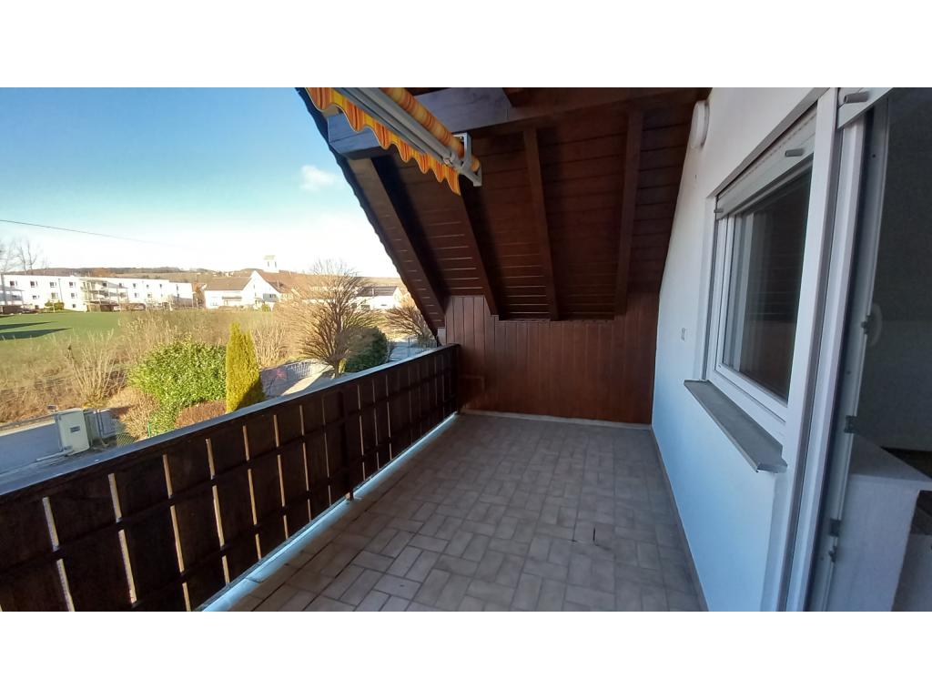 4 Zimmer Wohnung: Gro&szlig;e Loggia